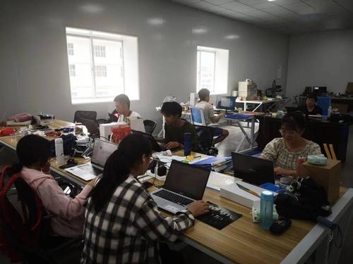 黄河清环保科技公司等园区入驻企业开展暑期研发实习实训活动